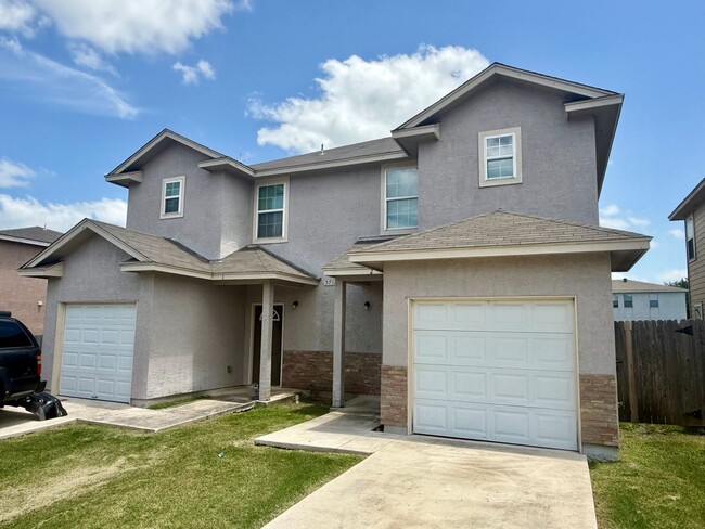 Building Photo - 5742 Golf Heights Unit 5742 Golf Hts 2