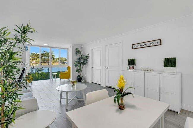Photo - 8300 Sunrise Lakes Blvd Unit 102