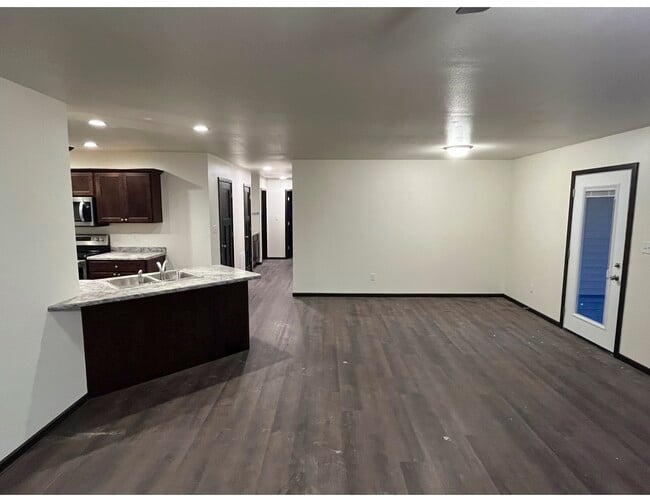 305 Post Oak Dr Unit B