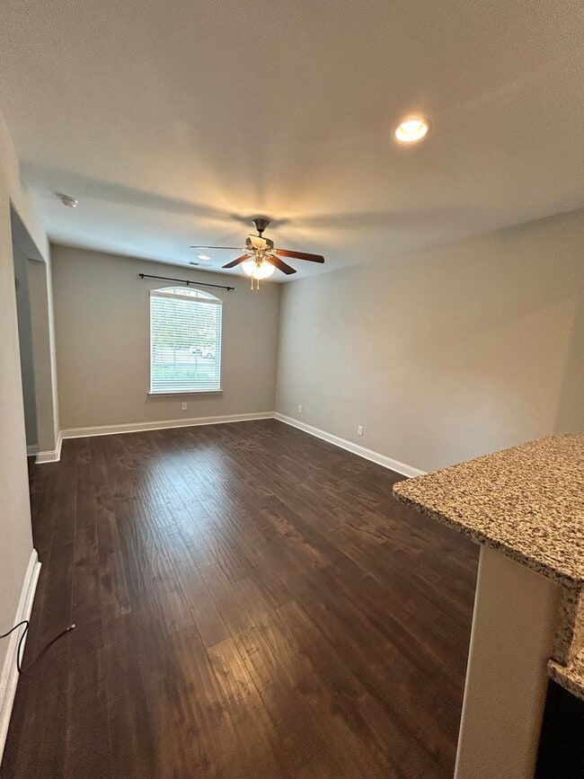 Photo - 3 Bedroom 3.5 Bath Spacious Townhome