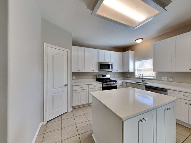 Photo - 28919 Hidden Lake Ct