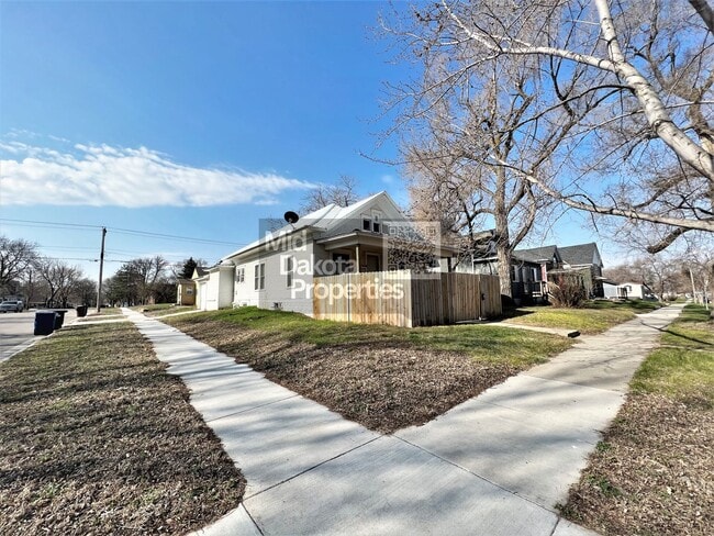 Photo - 421 E 7th- 3 bedroom house