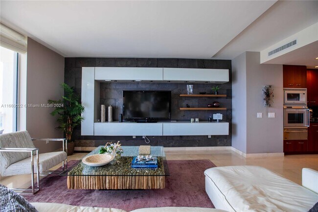 Photo - 6000 Island Blvd Unidad 2602 Rental