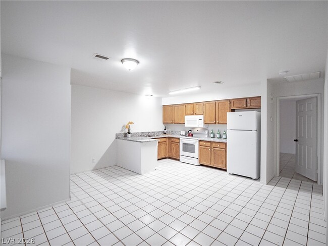 Photo - 825 Hedge Way Unit 2