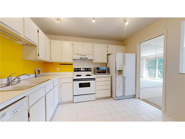 Photo - 210 W Grant St Unit 204