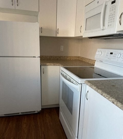 Photo - 7715- 159 Street