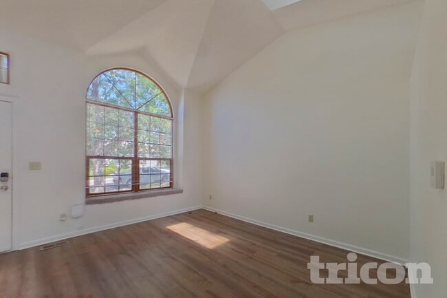 Photo - 6570 Stonehedge Dr