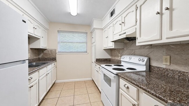 14743 Central Woods Ave