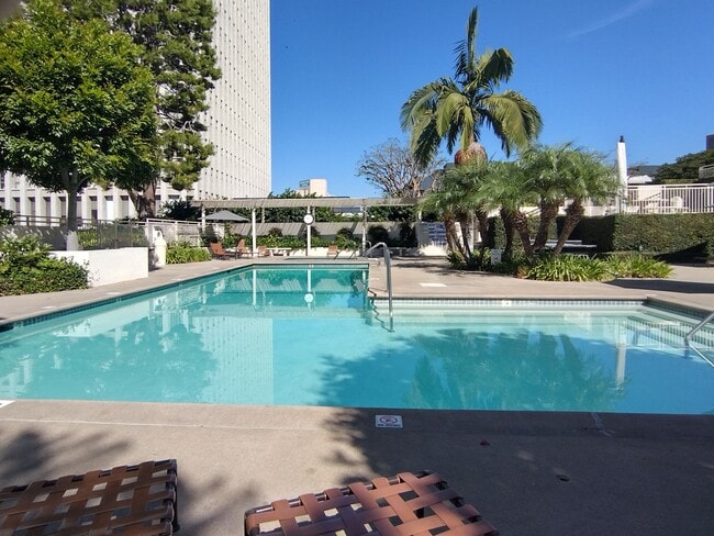 Heated pool & Jacuzzi - 121 S Hope St Unidad 406