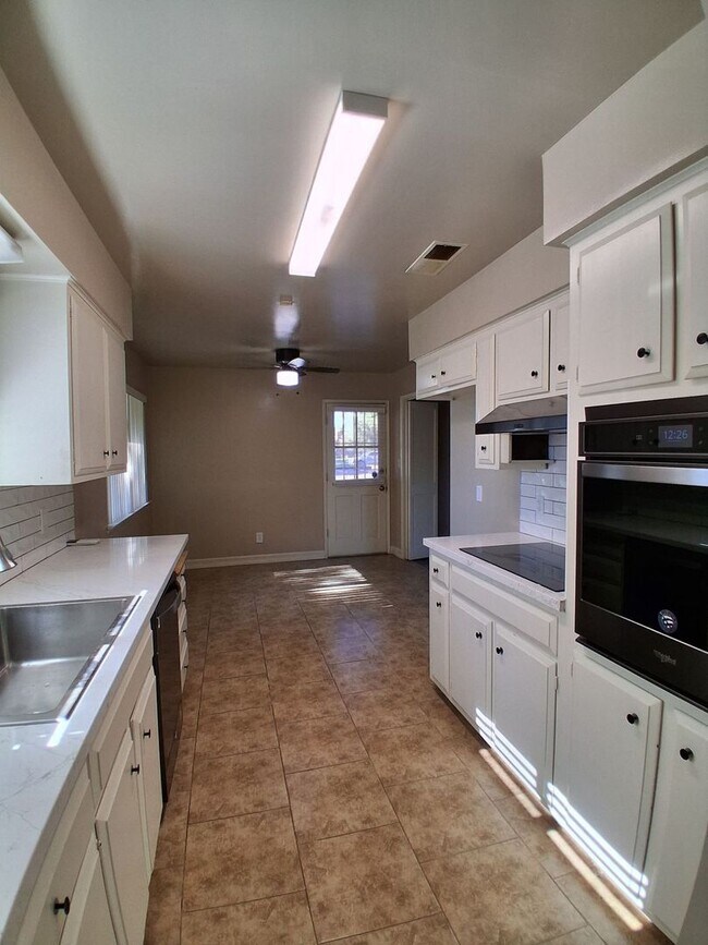 Photo - 5780 N 8th St Unit A