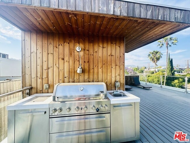 Photo - 1041 N Spaulding Ave Unidad 201