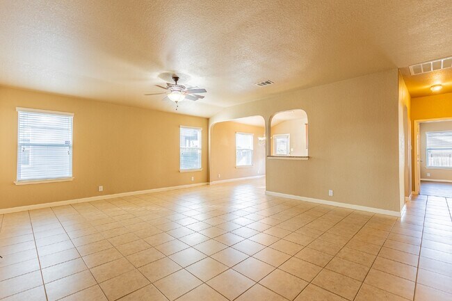 Photo - 259 Creekview Way