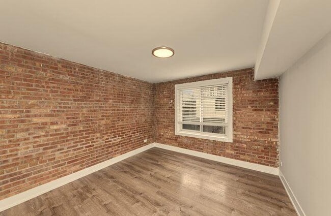 Building Photo - 2 bedroom in Chicago IL 60610 Unit D2 Rental