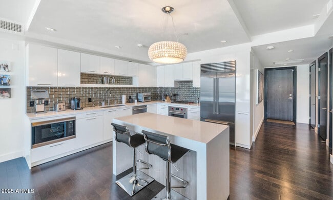 Photo - 4422 N 75th St