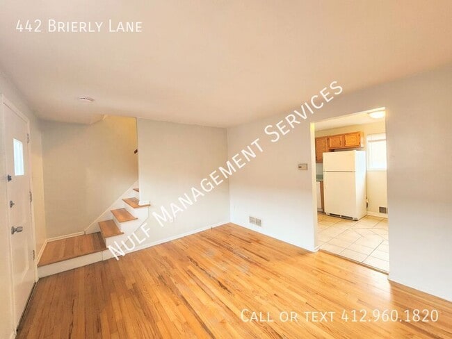 Photo - 442 Brierly Ln