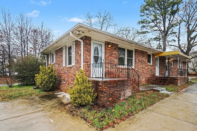 Photo - Nice 2BR/1BA Duplex in East Point!