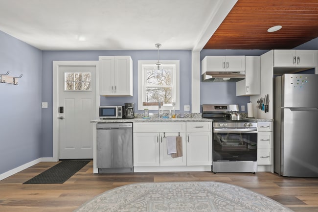 Photo - 9 Wedgewood Pl