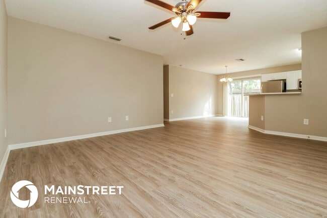 Photo - 2050 14th St S