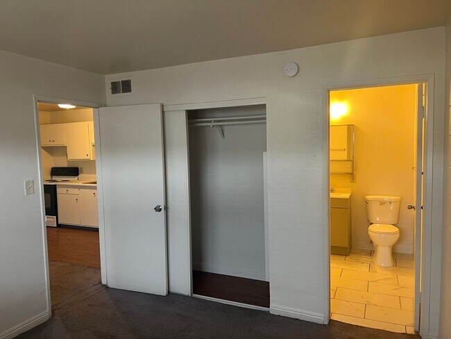 Photo - Affordable 1BED, 1BATH APARTMENT Unit 18