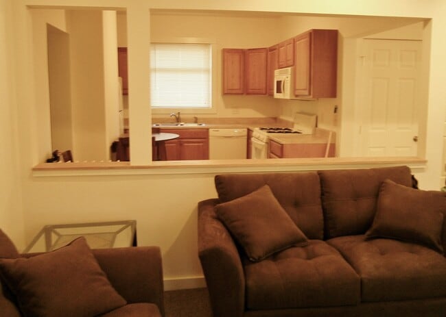 Building Photo - 202 Williams St Rental