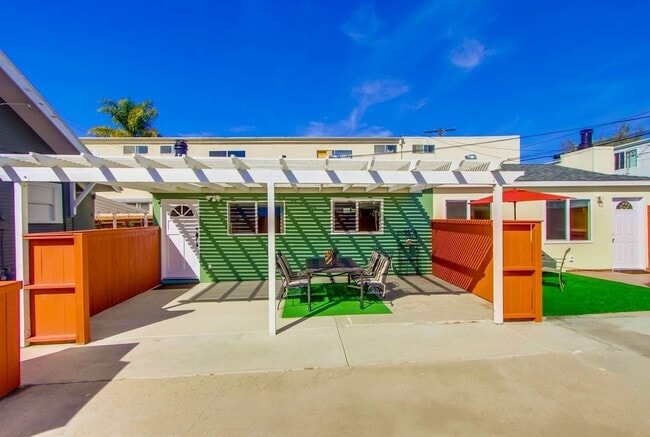 HUGE patio and pergola - patio has since been enclosed - 3138 Collier Ave