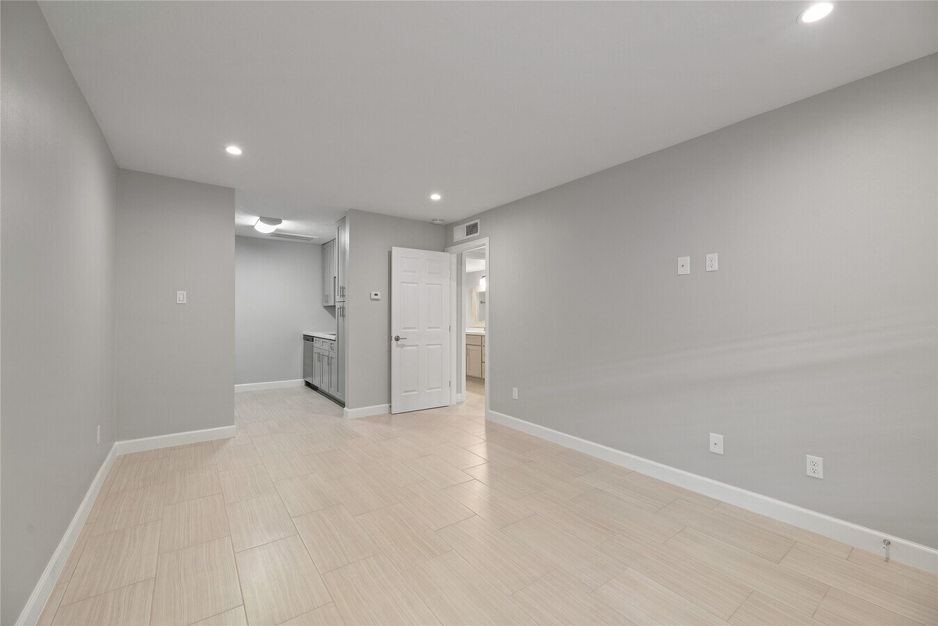 Photo - 2250 Bering Dr Unidad 104