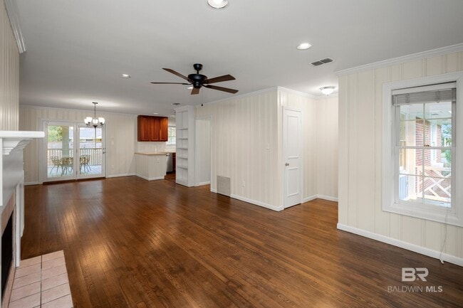 Photo - 25 Laurel Ave