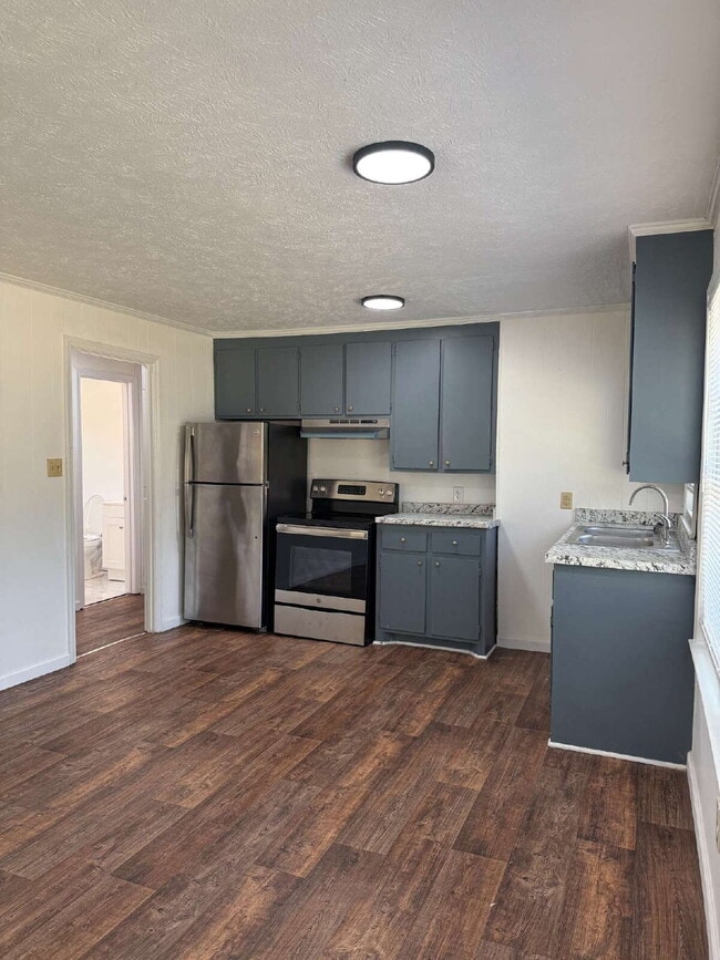 "Charming 1-Bedroom Condo Retreat in Pinebluff - Cozy 600 sq ft Haven!"