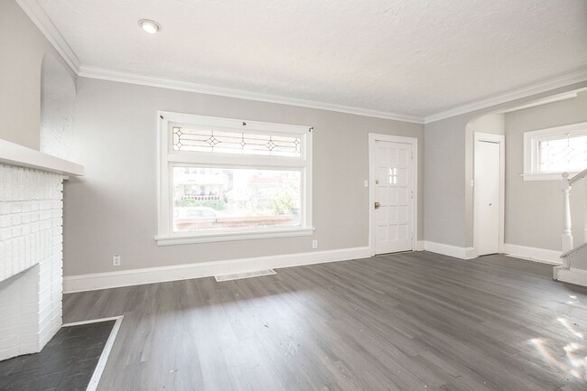 Building Photo - 3 BED 1 BATH BEAUTIFUL SINGLE HOME!