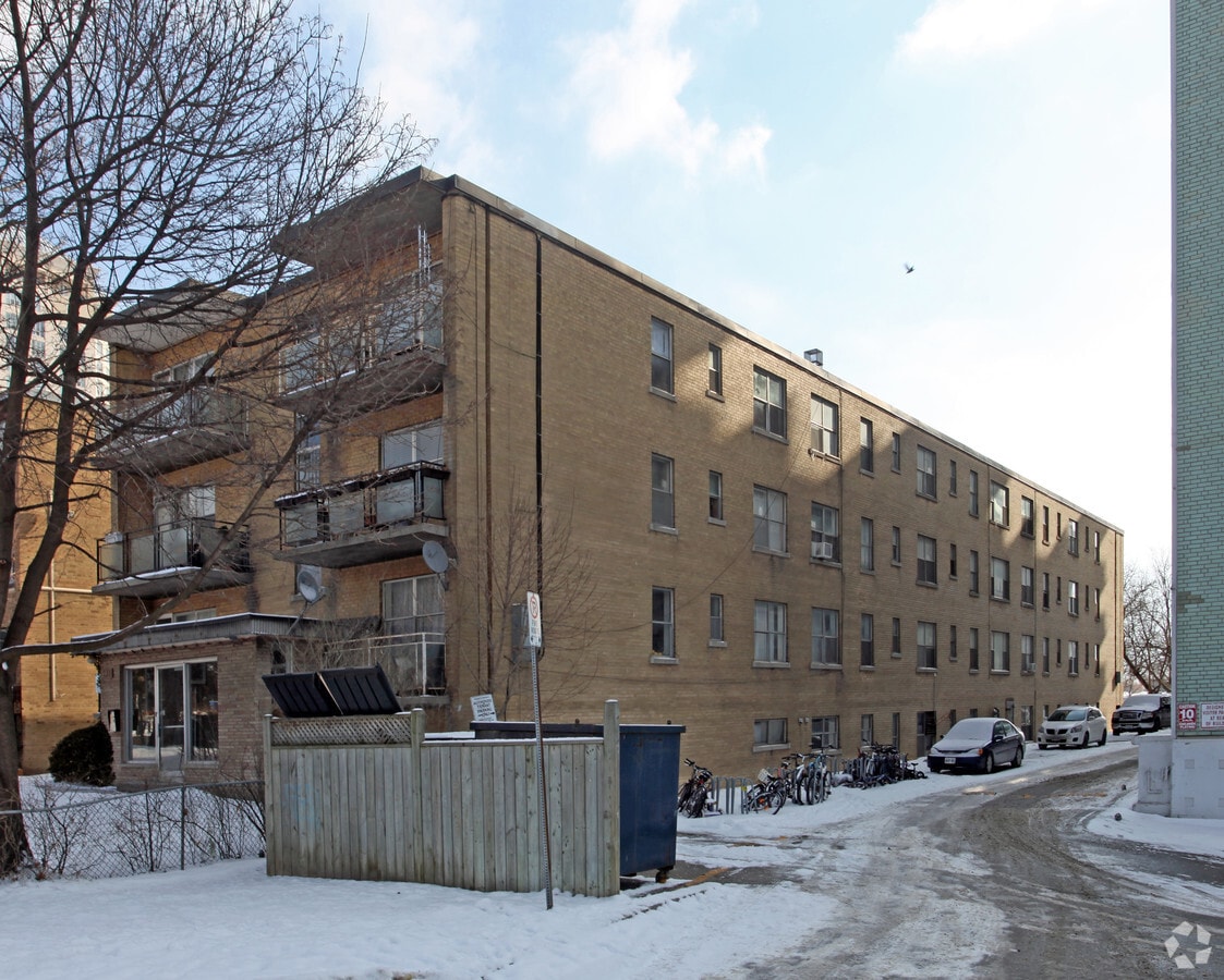 Primary Photo - 2311 Lake Shore Blvd W