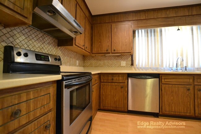 Photo - 285 Webster St Unit 2