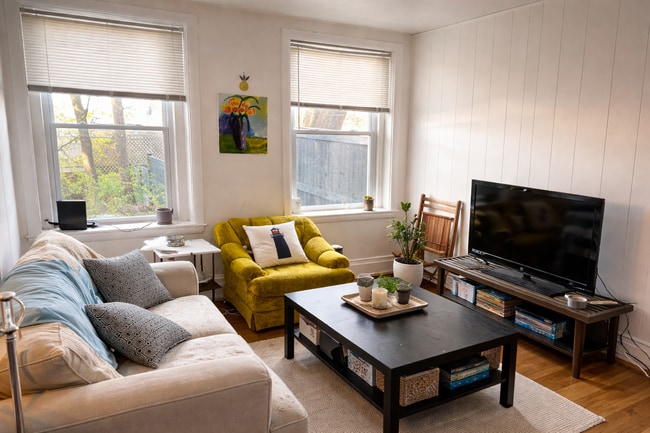 Building Photo - 199 Winthrop Rd Unit 3