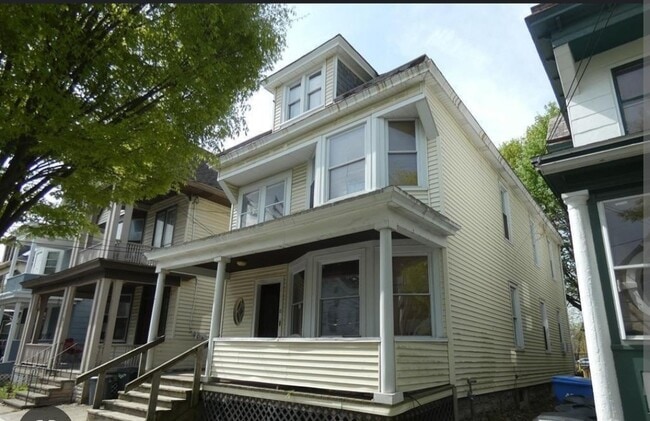 Photo - 10 Barclay St Apartments Unit 1