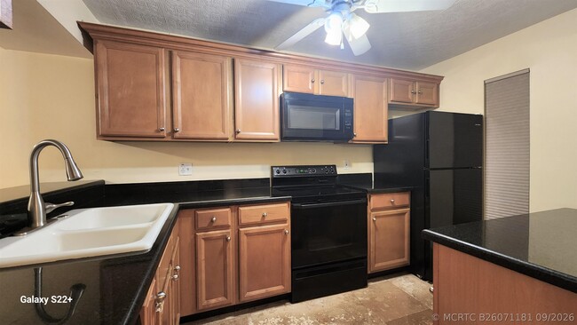 Building Photo - 17 Royal Palm Way Unit 3030