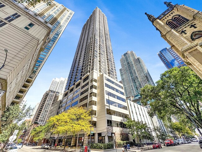 Building Photo - 30 E Huron St