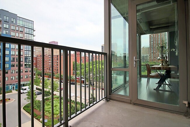 Photo - 901 S Clark St