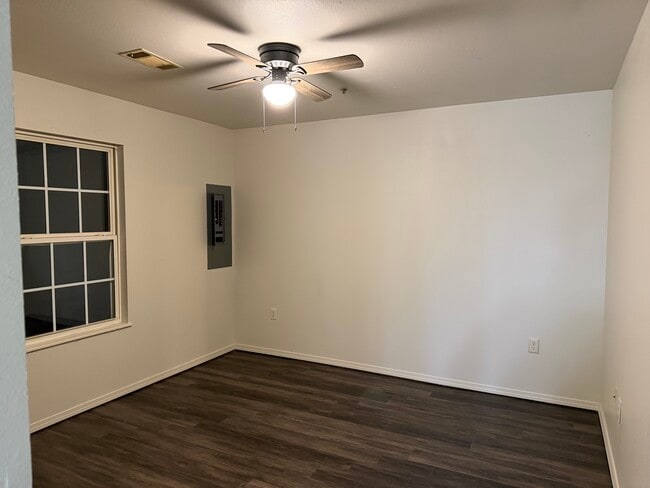 Photo - Triplex 300-2