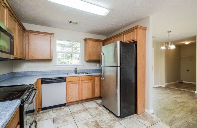 Photo - 65 Kenzi Way SW