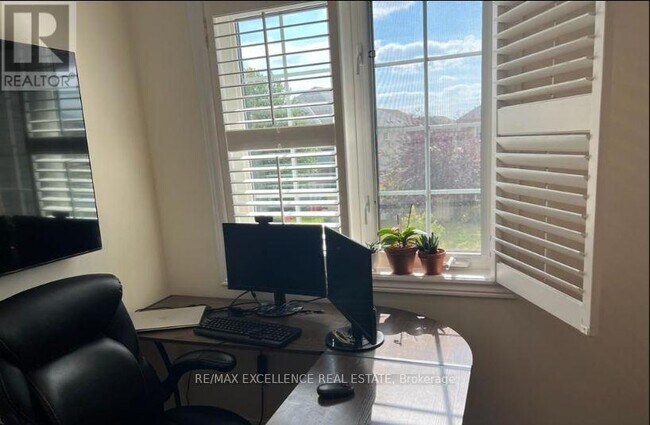 Photo - 311 Oaktree Cir