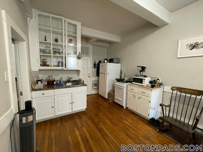 Photo - 161 Endicott St Unidad 1R