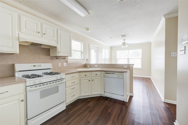 Building Photo - 1206 Grunwald Heights Blvd