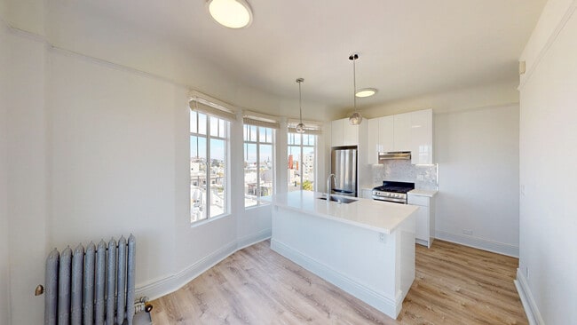 Building Photo - 3272 21st St Unit 602