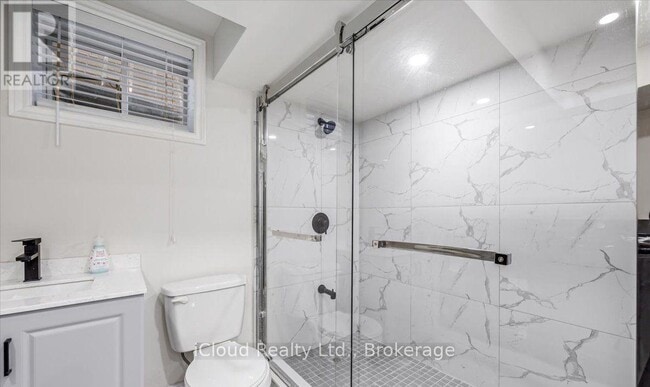 Photo - 833 Farmstead Dr