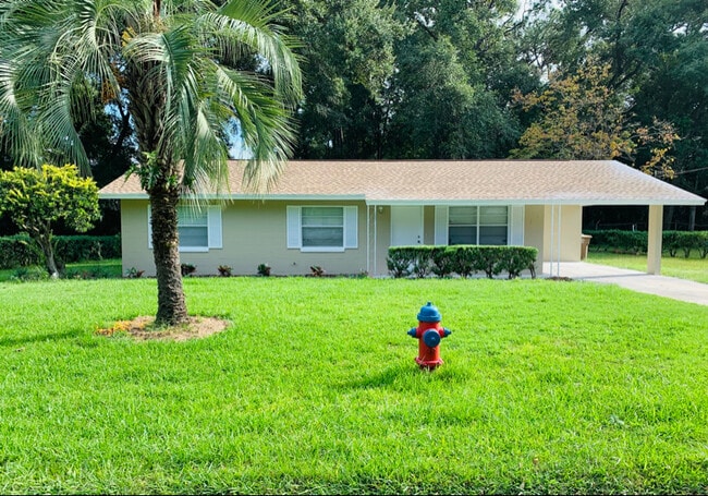 Building Photo - 2810 SW 16th Pl