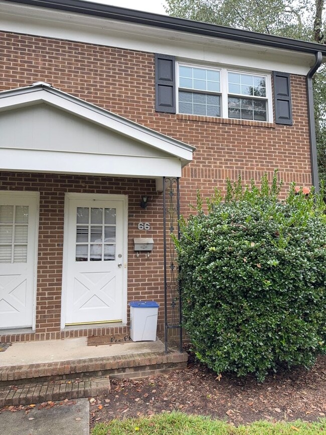 Building Photo - Fidelity Court offers comfort and convenie...