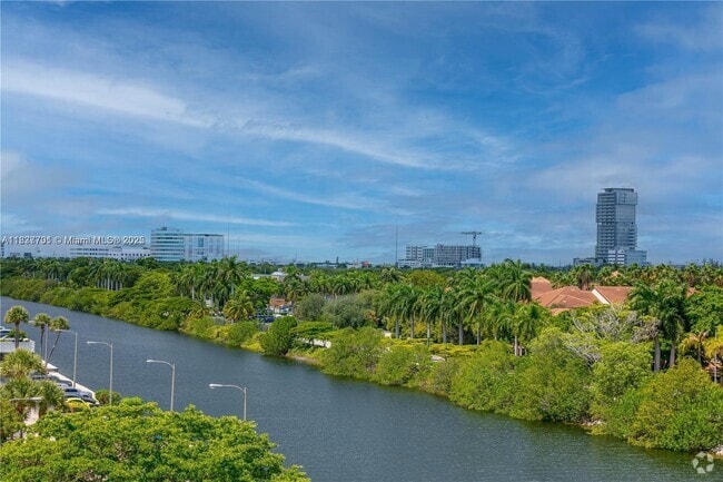 Building Photo - 20505 E Country Club Dr Unit 632 Rental