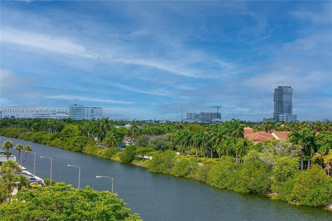 Building Photo - 20505 E Country Club Dr Unit 632 Rental