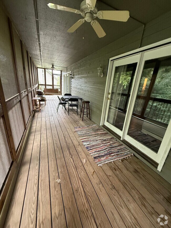 Building Photo - Furnished 2-Bedroom Condo at Eagle Pointe