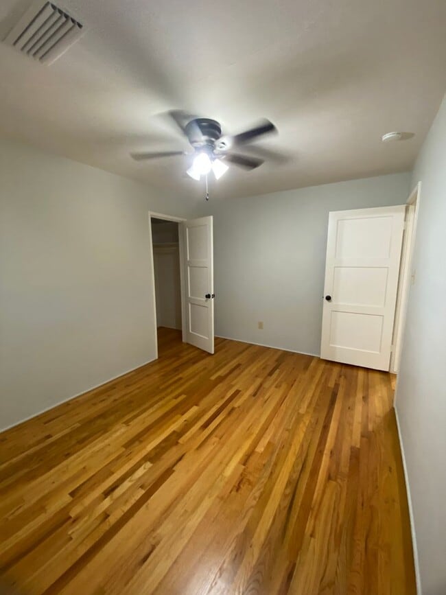 Photo - 2637 Pine St