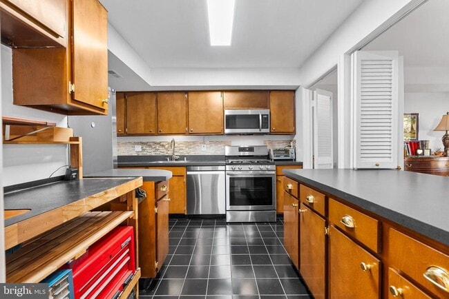 Photo - 110 Cross Keys Rd Unit F